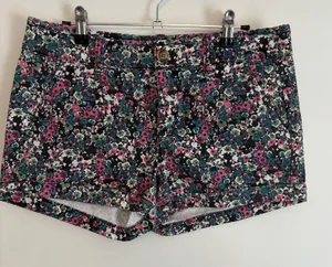 American Eagle Midi Stretch Denim Short Shorts Size 8 Floral Zip Button Cotton thumbnail 1