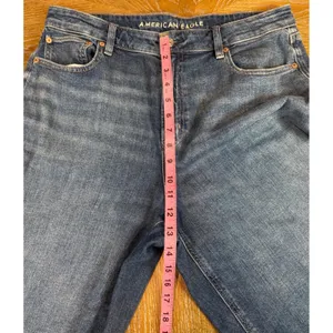 American Eagle Super High-Rise Baggy Wide Leg Jeans 14 Short Blue Raw Hem thumbnail 9