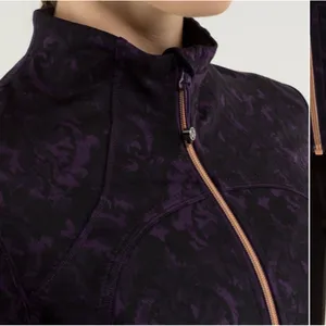 Lululemon Forme Baroque Deep Zinfandel Print Full Zip Jacket‎ Women's Size 8 thumbnail 2