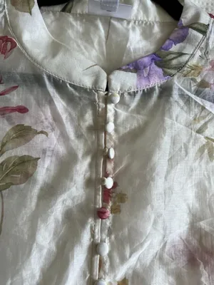 NWT WOMENS BAILEY 44 LIGHT SILKY FLORAL LAYOCELL BUTTONS Size XL thumbnail 5