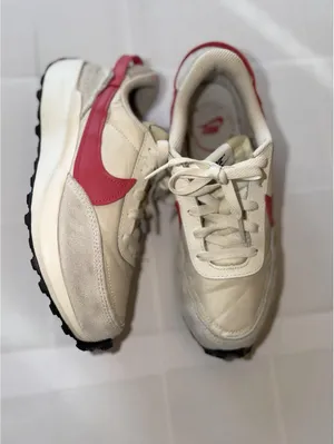 Size 7 US Women’s Nike Waffle Debut Women's Running Shoes Sail Black Aster Pink thumbnail 5