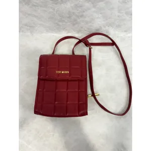 Steve Madden Red Quilted Faux‎ Leather Crossbody Wallet Bag Gold Hardware thumbnail 2