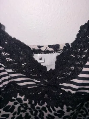 Black White Printed Tank Multiple Size M thumbnail 4
