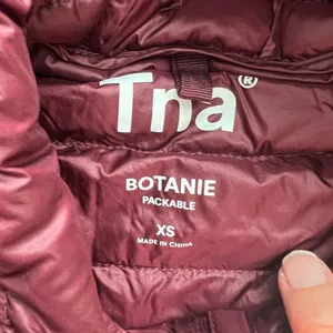 Aritzia TNA Purple Down Packable‎ Botanie Puffer Jacket XS thumbnail 12