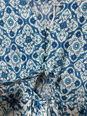 entro Blue and White Floral Tile Print Dress thumbnail 2