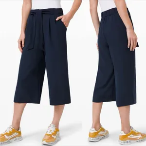 LULULEMON Noir Crop Pants in True Navy size‎ 6 thumbnail 2