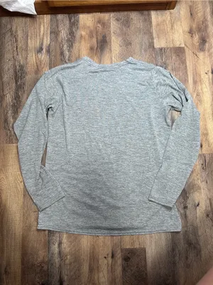 Patagonia Women’s Heather Gray Long-Sleeve Tee with Sunset Mountain Graphic thumbnail 3
