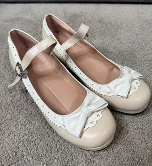 Women’s Chunky Heel Mary Jane Pumps Cute Bow Hearts Round Toe Size 10.5 NEW thumbnail 1