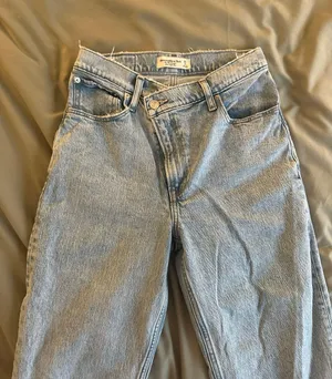 Abercrombie Asymmetrical The 90s Straight Ultra High Rise thumbnail 7