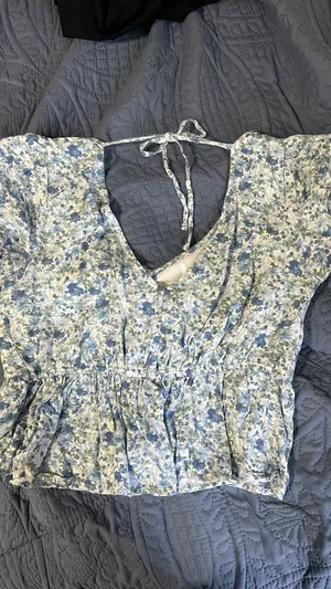 Hollister Babydoll Top Floral thumbnail 2