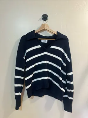 Old Navy Polo Navy & White Striped V-Neck Rugby Sweater Medium thumbnail 2