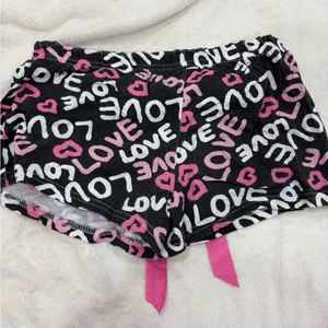 Pink and Black Love Print Women's Sleep Shorts thumbnail 3