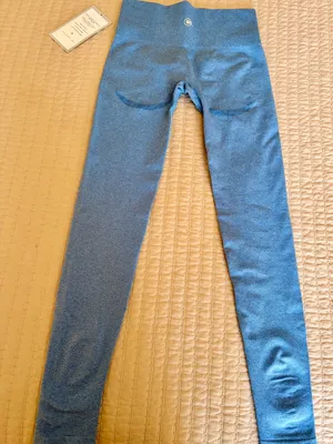 High-Waist Seamless Leggings in Sky Blue thumbnail 1