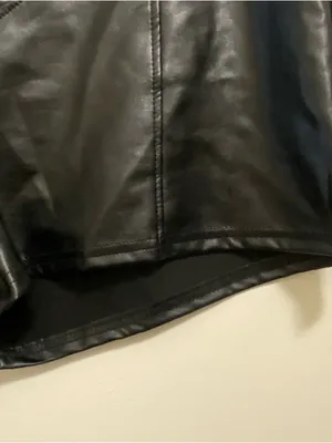 Womens Black Faux Leather Shorts L Large Waist 30 30” Goth Biker Punk Coquette thumbnail 5