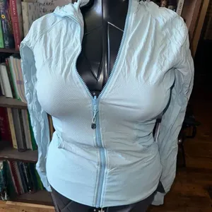 Lululemon In Flux aquamarine fitted 6 athletic jacket thumbnail 1