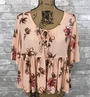 LF Seek the Label Floral Crop top thumbnail 1