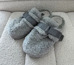 UGG Slides Fur  thumbnail 1
