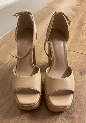 Nude Chunky Heels Tan Size 9 thumbnail 1