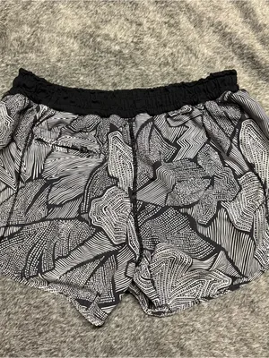 lululemon athletica Black & White Printed Women's Athletic Shorts thumbnail 6