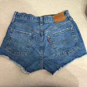 Levi’s 501 Shorts thumbnail 2