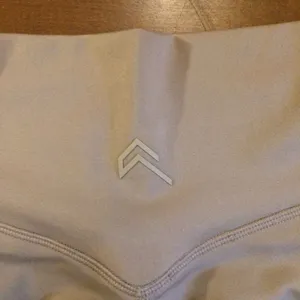 NWT Oner Active timeless high waisted shorts minky medium Tan thumbnail 8