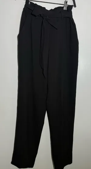 H&M Black Pleated Dress Pants thumbnail 1