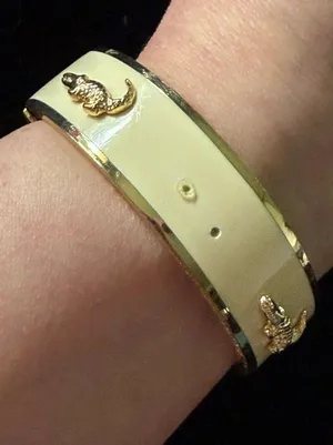 Gold thumbnail 1