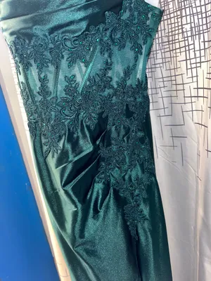 Formal David's Bridal Dress Green thumbnail 5