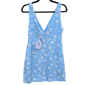 Princess Polly NWT‎ Quincy Mini Dress Sleeveless Blue Floral Women's Size 2 thumbnail 5