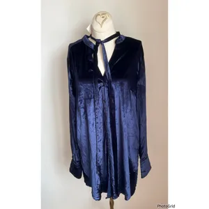 Anthropologie Navy Blue Velvet Tie Top Size 14 New With Tags thumbnail 3