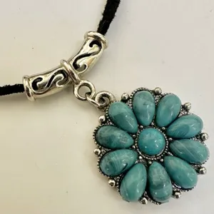 Turquoise blue silver tone circle pendant necklace thumbnail 2