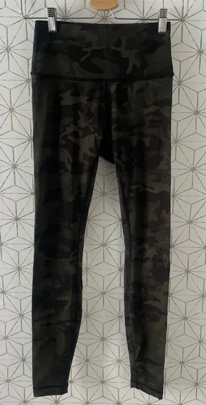 Lululemon Wunder Under High-Rise Tight 28" Luxtreme Incognito Camo Green thumbnail 1