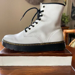 NWOB Dr Martens Jadon Boot Smooth Leather Platforms White Size 8 Women thumbnail 4