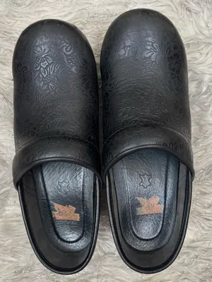 Dansko Black Floral-Embossed Women’s Leather Professional‎ Clogs Size 36 thumbnail 11