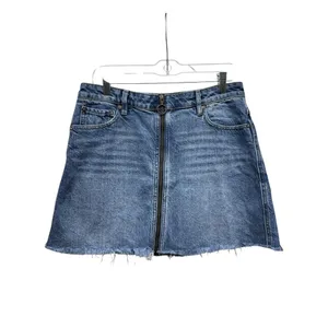 We The Free Full Zip Front Skirt‎ Women Sz 29 Blue Denim Mini Grunge Raw Hem thumbnail 2