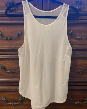 White Lululemon Tank Top, size 4, Great Condition thumbnail 1