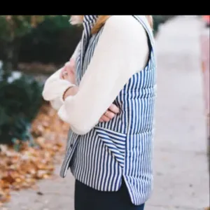 Free Assembly‎ oversized puffer vest size small thumbnail 4
