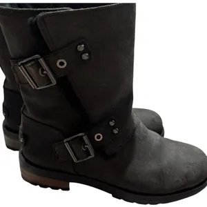 UGG Niels II Black Leather Suede Buckle Biker Boots 1095130 Womens Size 7 thumbnail 2