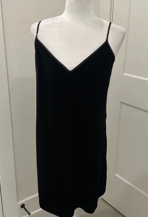 NWT Abercrombie & Fitch Black Velvet Dress Sz M thumbnail 1