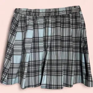 Women’s Hollister Co. Pleated Ultra High Rise Plaid Tennis Skirt Blue XS thumbnail 1