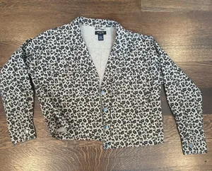 Leopard Print Button thumbnail 1
