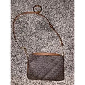Michael Kors Jet Set Signature Brown Crossbody Bag thumbnail 4