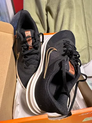 Nike Sneakers thumbnail 1
