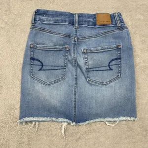 American Eagle Skirt Womens 0 Blue‎ Jean Curvy High Rise Ripped Distressed Denim thumbnail 4