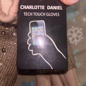 Charlotte Daniels Tech Touch Gloves thumbnail 3