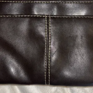 Source Unknown BROWN FAUX LEATHER WRISTLET ONE ZIP POCKET ON OUTSIDE AND FULL ZIPPER CLOSURE thumbnail 2