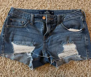 Hollister Shorts thumbnail 1