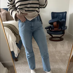 Madewell ‘90s straight Classic Blue light wash Women's Jeans size 29! thumbnail 3