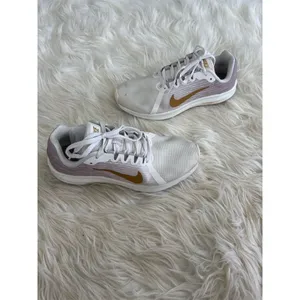 Nike Downshifter 8 Women's‎ Running Shoes White Size 7.5 thumbnail 2