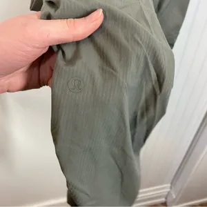 Lululemon Beyond the Studio Jogger Grey Sage size 2‎ Athleisure on the go Gorp thumbnail 7